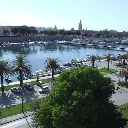 Luxury Town Center Apartments Ζαντάρ Εξωτερικό φωτογραφία