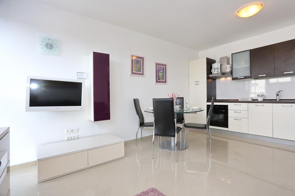 Luxury Town Center Apartments Ζαντάρ Δωμάτιο φωτογραφία